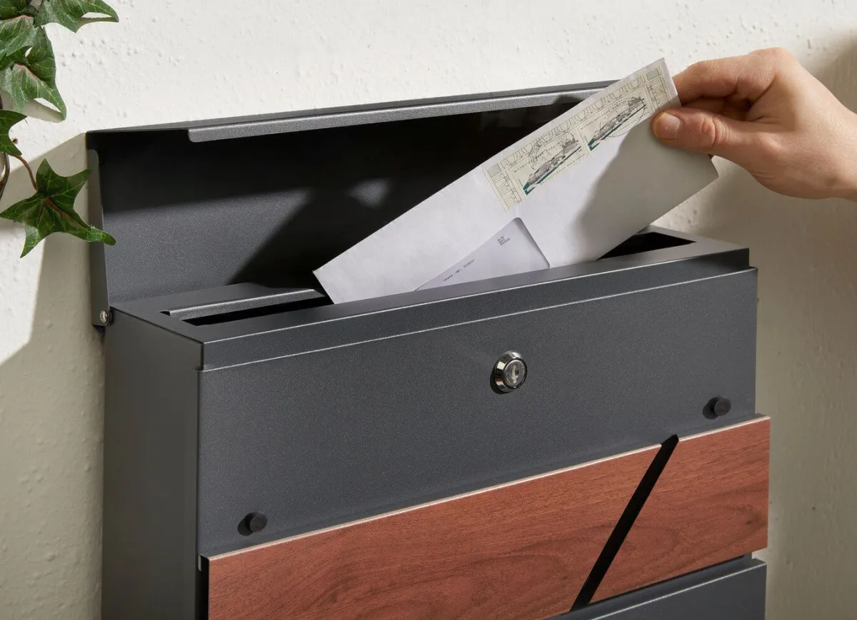 BADER Briefkasten London