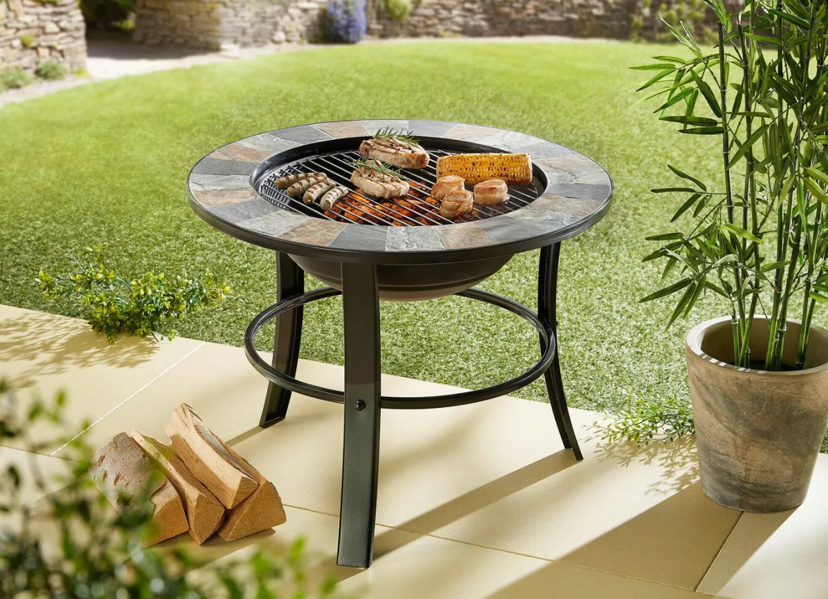 BADER Feuerstelle Stonegate mit stilvollem Schiefer-Mosaik-Finish