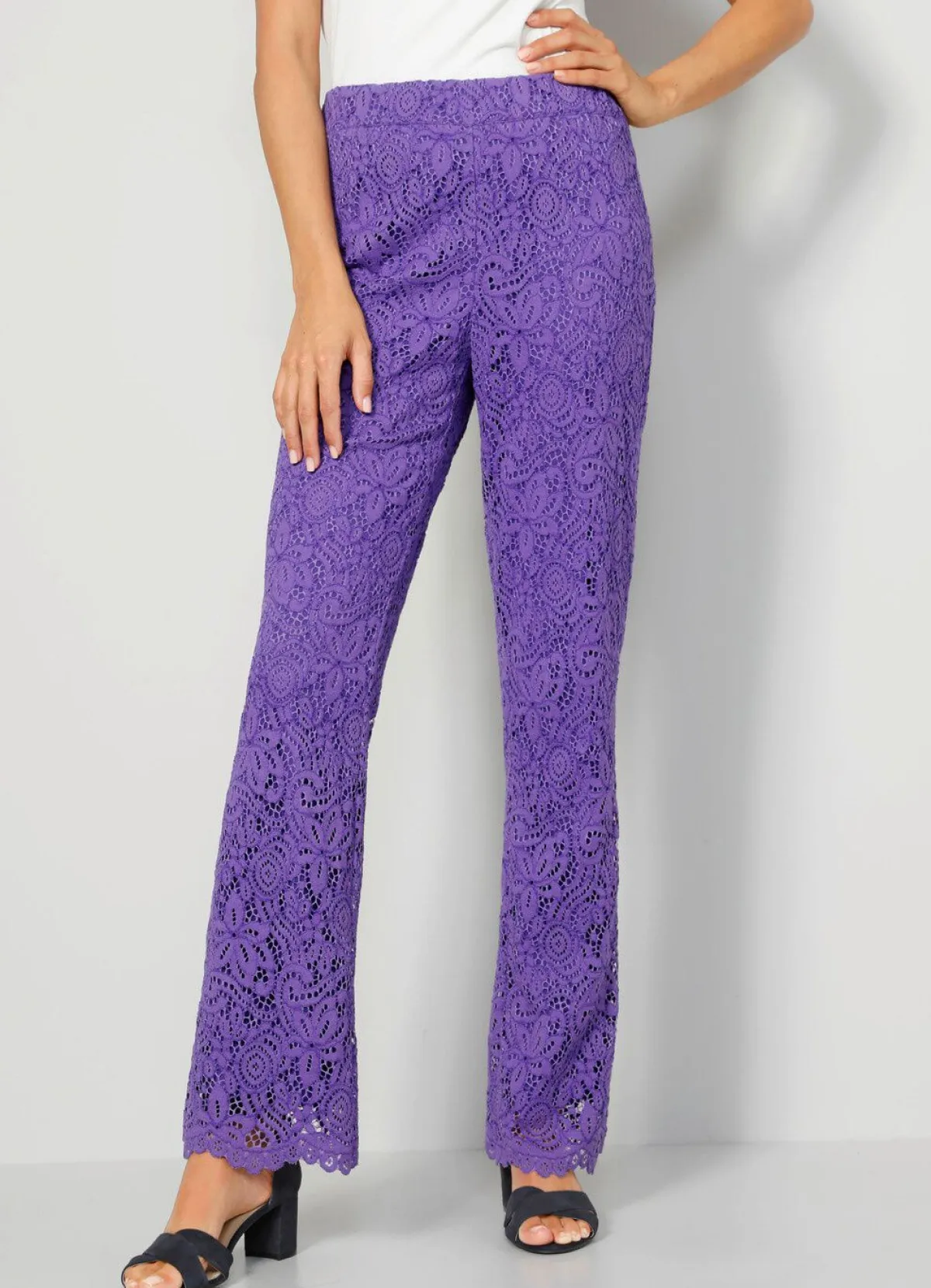 Damen BADER Hose aus floraler Spitze
