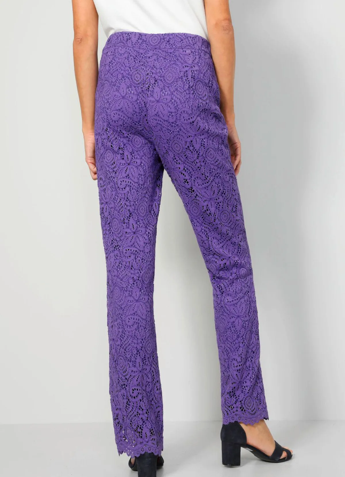 Damen BADER Hose aus floraler Spitze