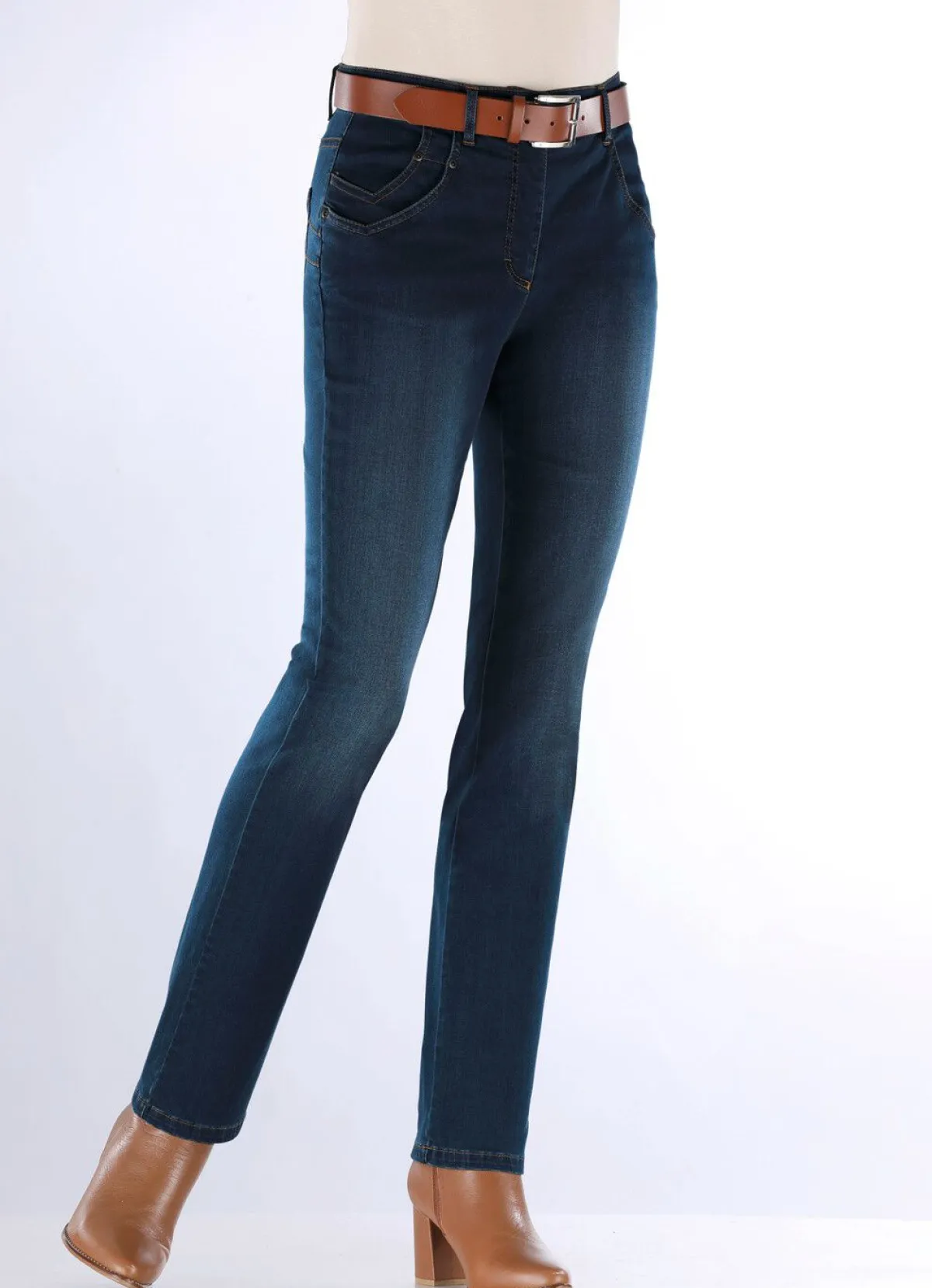 Damen COSMA Jeans mit raffinierter Taschenlösung
