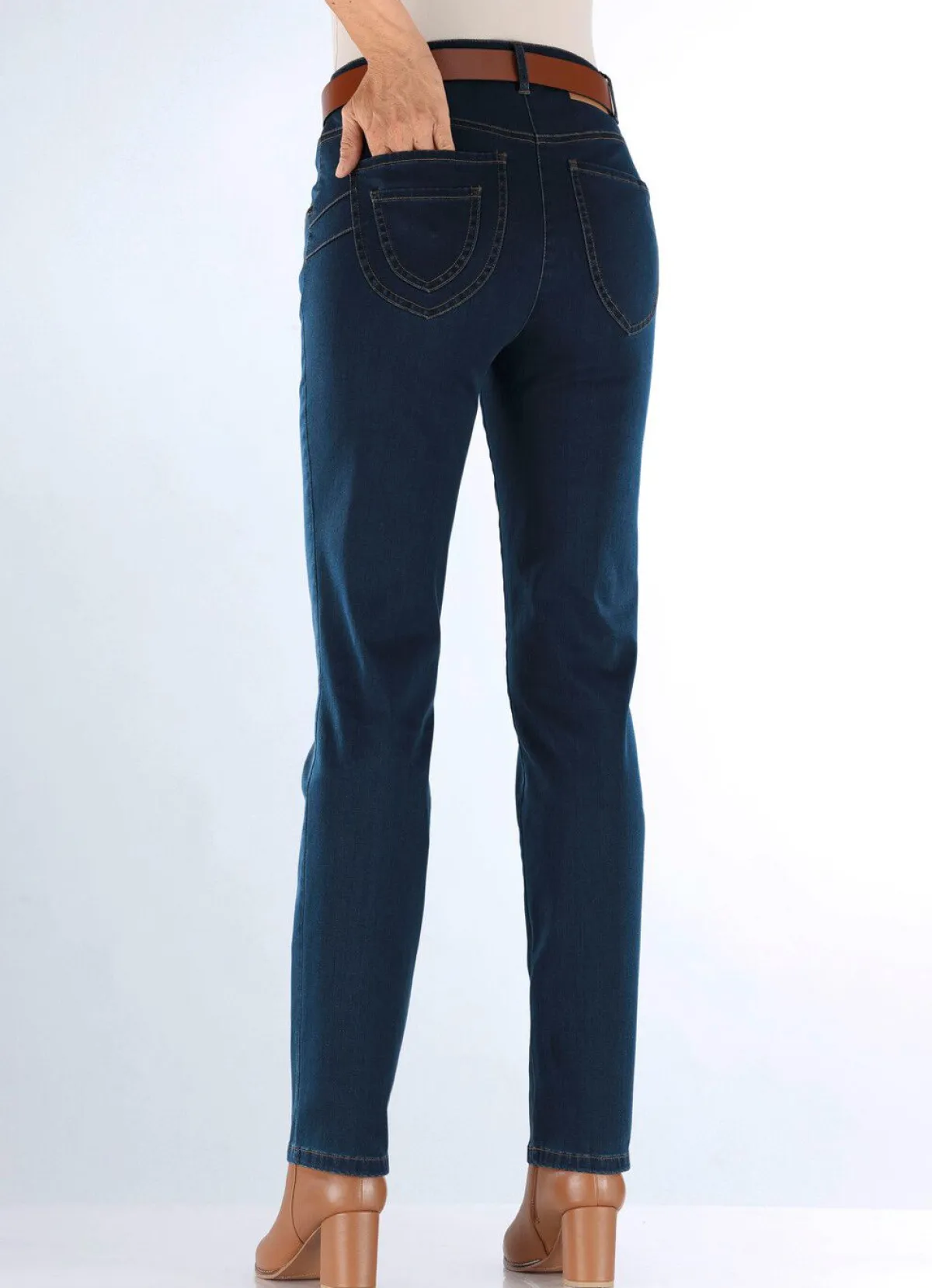 Damen COSMA Jeans mit raffinierter Taschenlösung