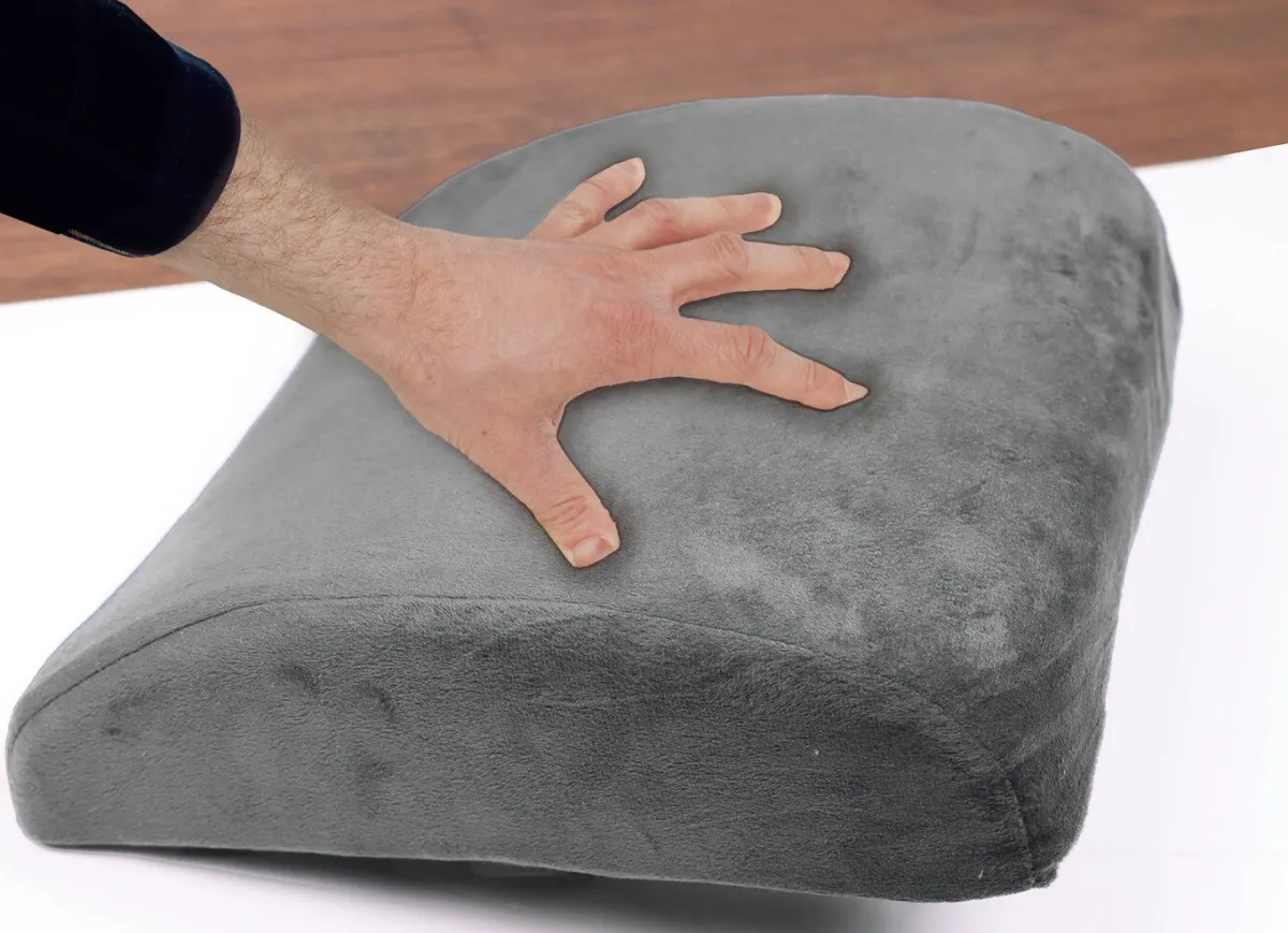 BADER Lendenkissen aus anpassungsfähigem Memory Foam