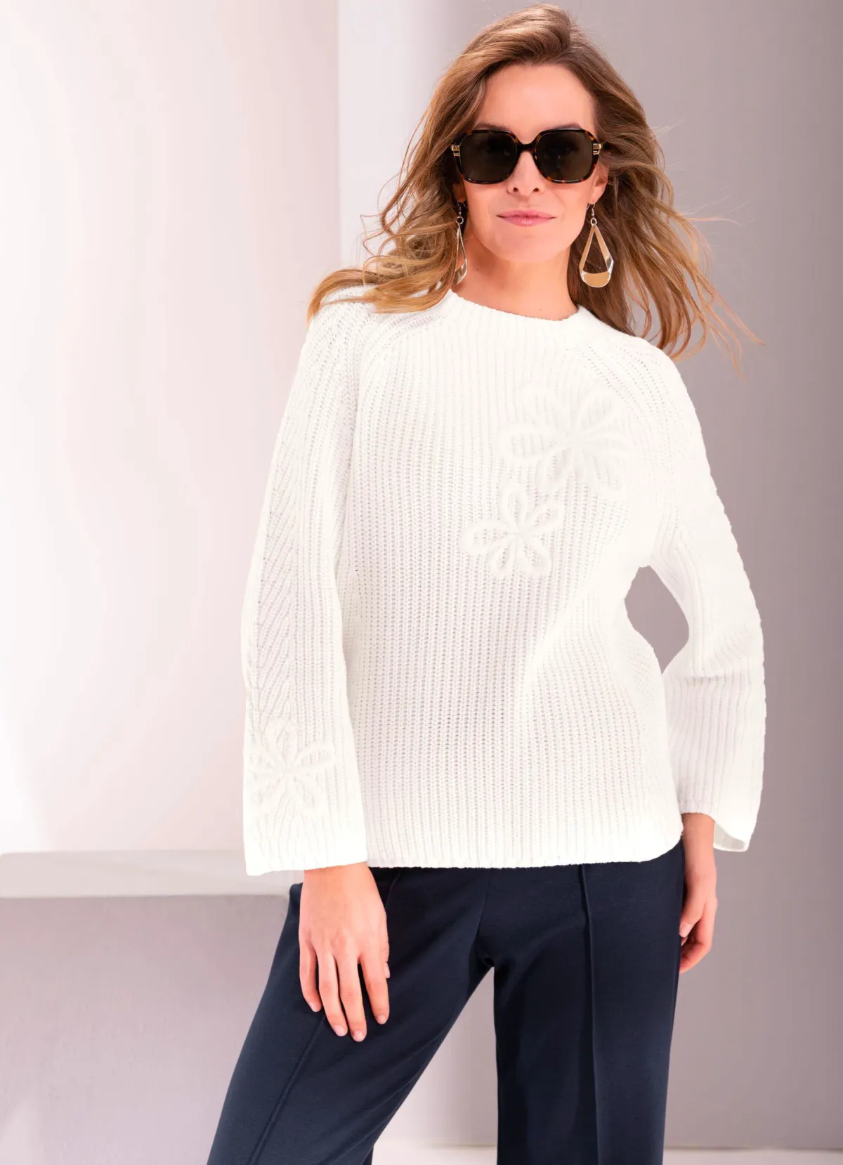 Damen B/ANCA Pullover mit Blütenstickerei
