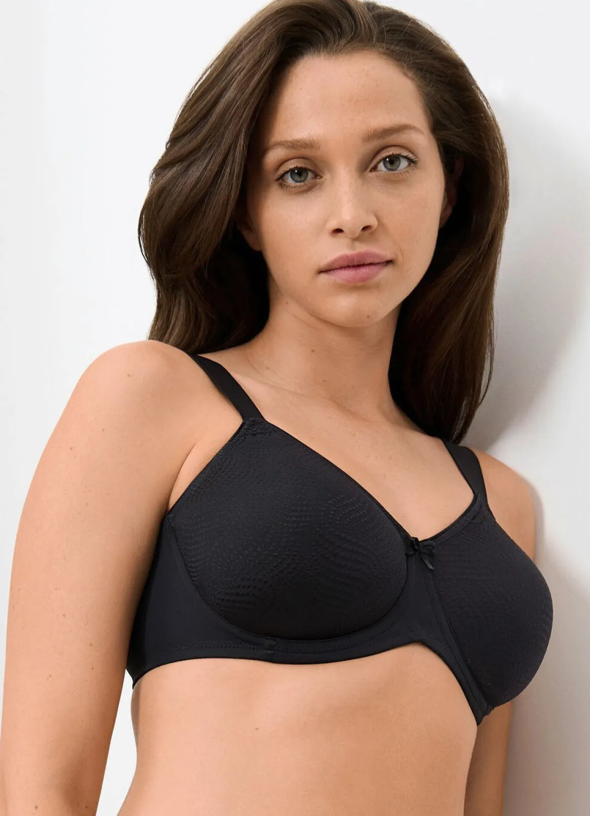 Damen BADER Triumph Essential Minimizer Bügel-BH mit jacquarddessinierten Cups