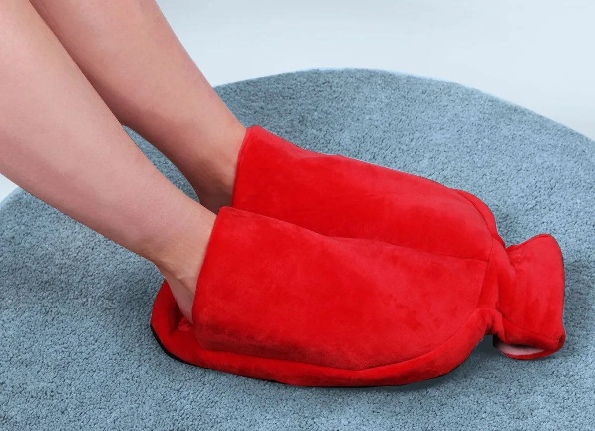 BADER Vital Comfort Fuß-Wärmflasche mit sanftem Fleece-Bezug