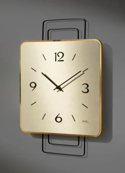 BADER Wanduhr mit Holzgehäuse aus dem Hause AMS